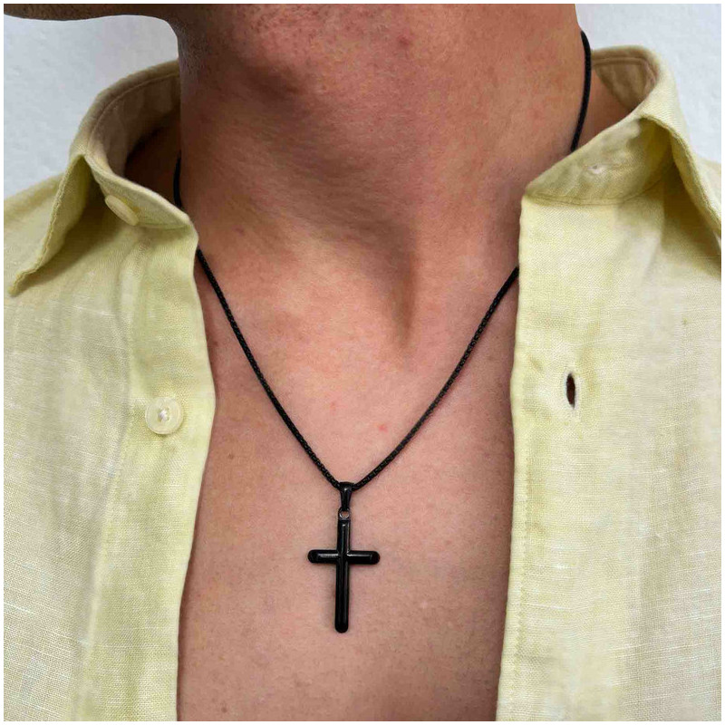 Collar Hombre Mateo Cruz Lisa en Negro