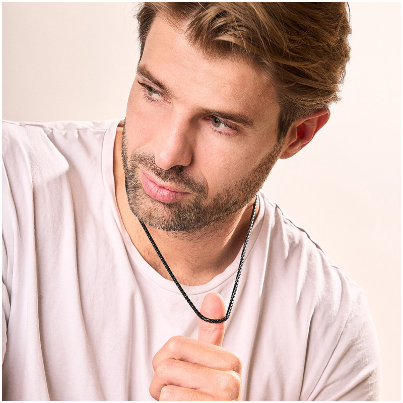 Collar Hombre Nusa Negro | Elegancia Contemporánea