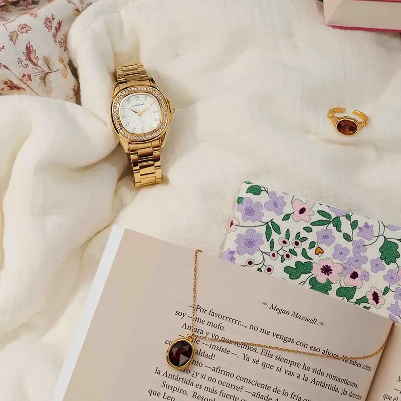 Radiant Scape Reloj de Mujer Dorado Brazalete Acero