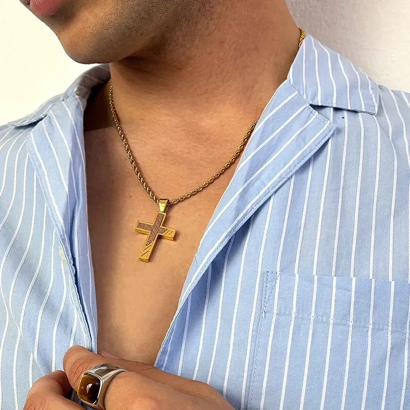 Collar Hombre Mateo Cruz en Oro