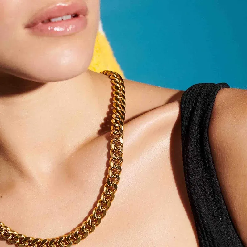Collar Hombre Musculitos Eslabón en Oro
