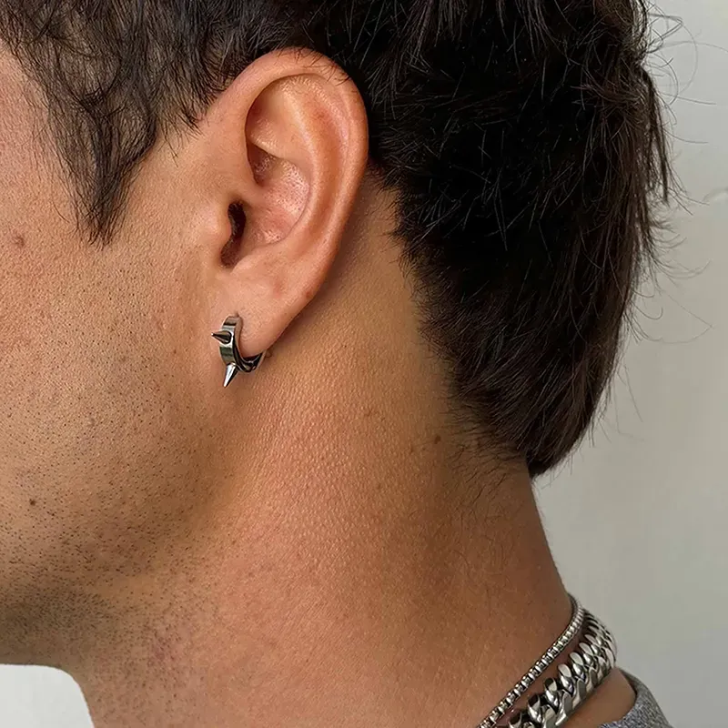 Pendiente Hombre Perez en Oro