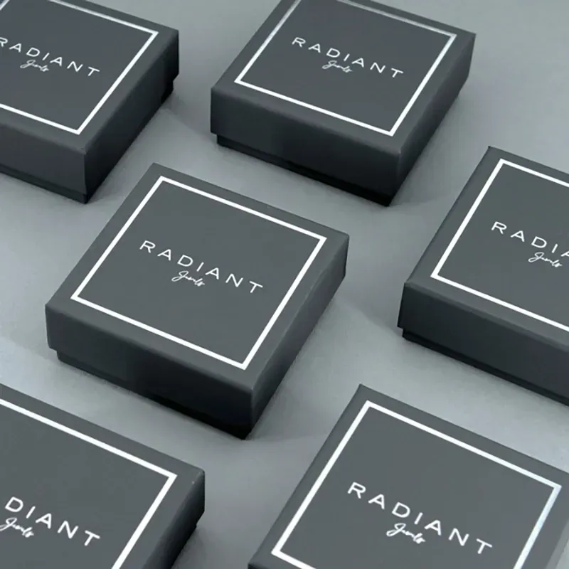 Pendientes Hombre Atlante Onyx Oro | Sofisticación y Elegancia