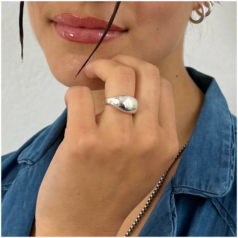 Anillo de volumen Radiant en plata plateada