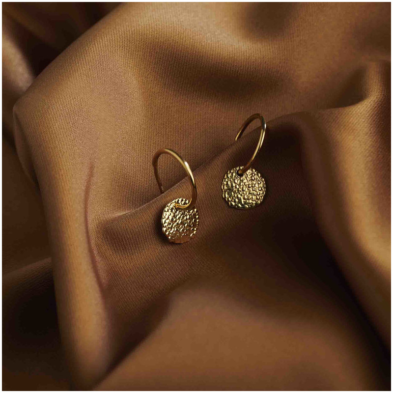 Joyas Aros colgantes DOTS. Plata de ley y baño oro 24 kilates Radiant