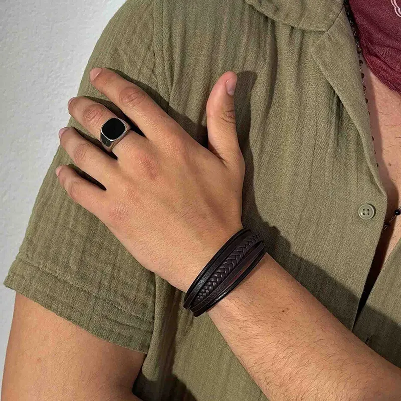 Pulsera para Hombre Cande de Cuero Negro